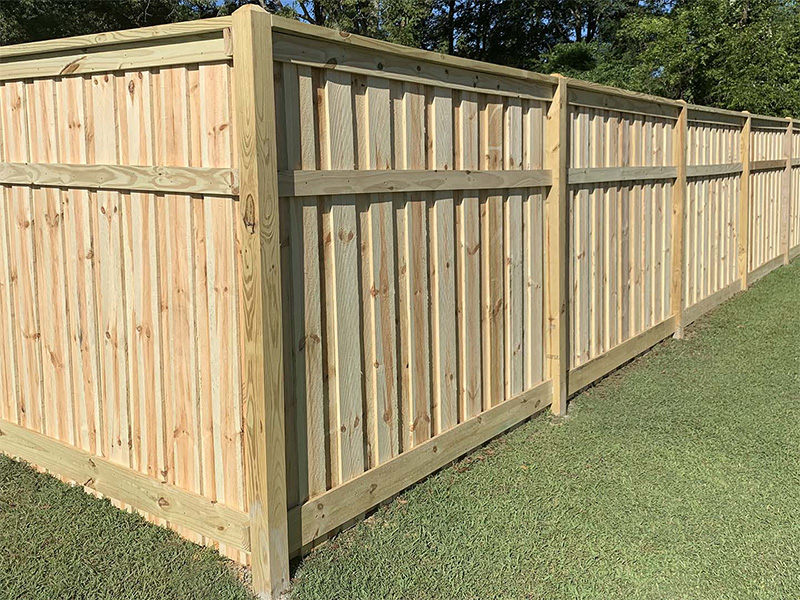 Rainbow City Alabama wood privacy fencing